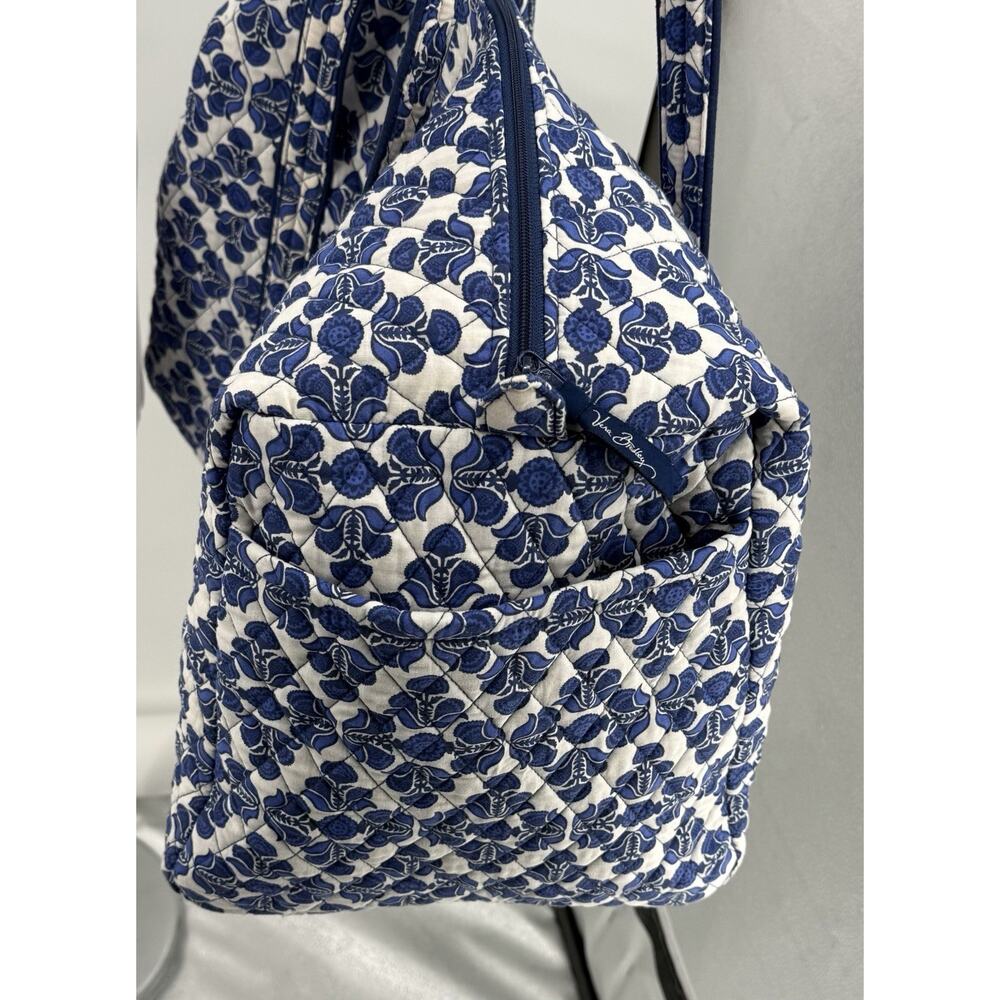 Vera Bradley Large Duffel Travel Bag Cobalt Tile Blue White Quilted Cotton 22” - Picture 4 of 13